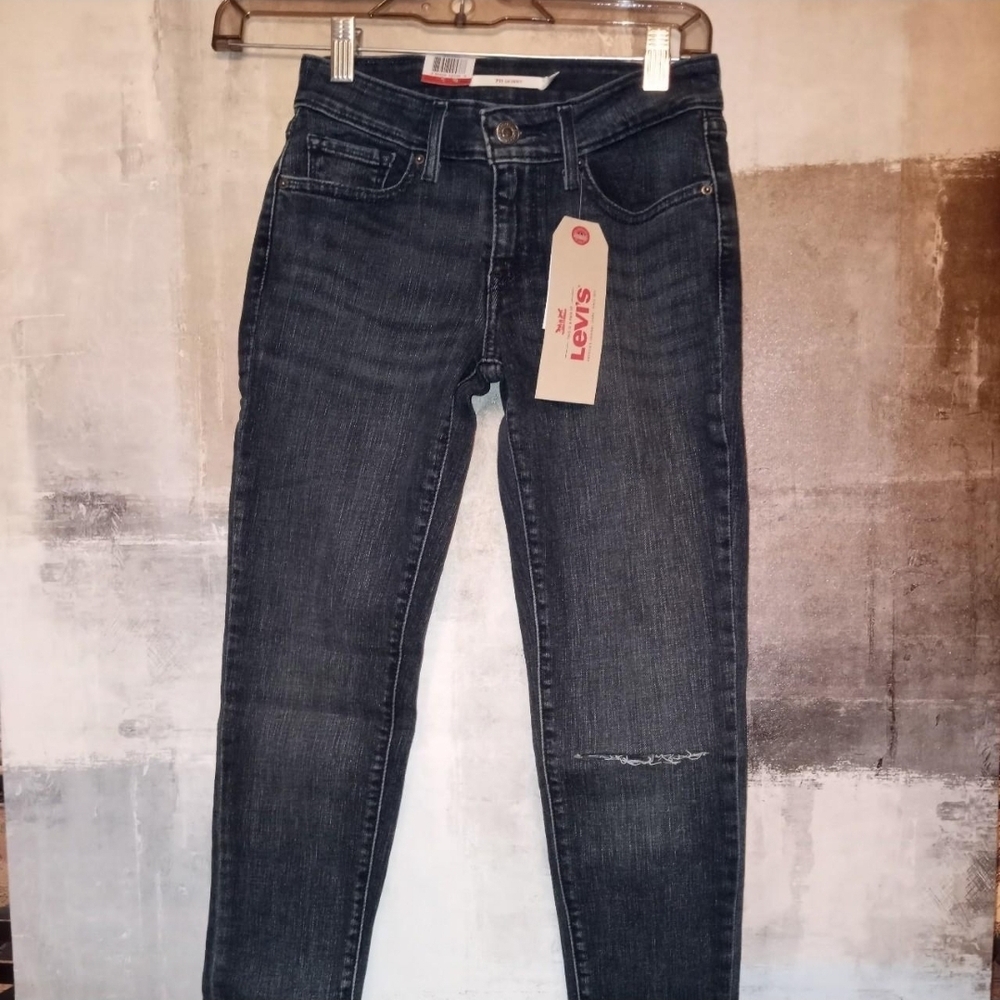 Levi's Women's 711 Skinny Jean BNWT 👀